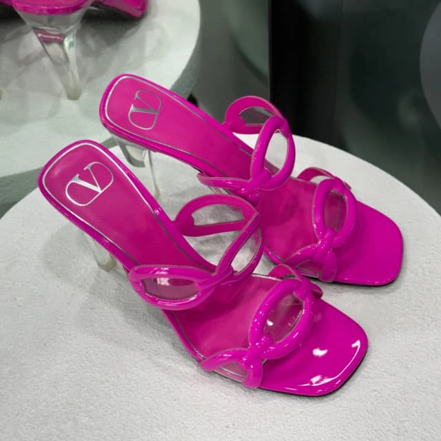 Valentino Garavani Hot Pink Patent Sandals Sz 39 in Pink Patent leather from Revivre Luxury Consignment, photo 1 of 1