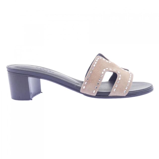 Hermès Oasis Sandals Beige in Beige Goatskin from The Reluxe, photo 1 of 1