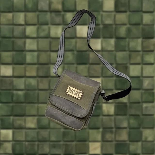 Diesel Vintage 90s Shoulder Crosboddy Y2K Green Messenger Bag Men Medium in green Nylon from Grailed, photo 1 of 1
