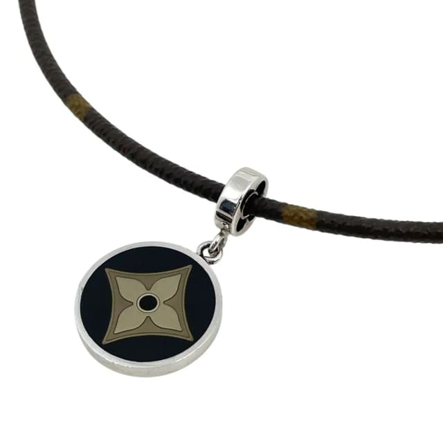 Louis Vuitton Pendentif Fleur Necklace Choker 925 Sterling Silver Monogram in Silver from The Reluxe, photo 1 of 1