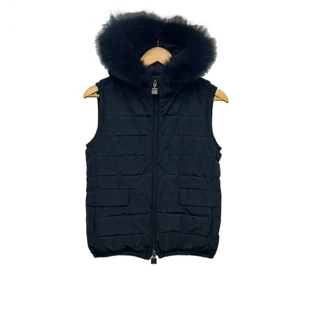 Max Mara S Down Vest M Navy 40 in Navy from The Reluxe, photo 1 of 1