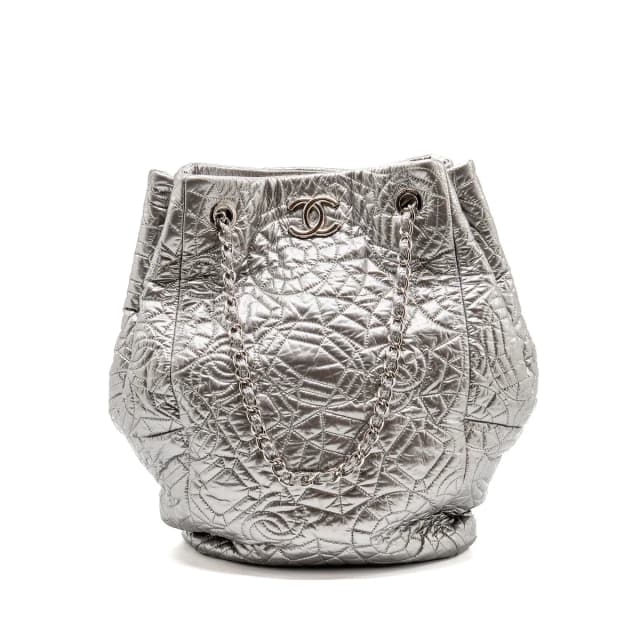 Chanel Vinyl Graphic Edge tote Polyethylene Silver SHW in Silver Leather from EMIER, photo 1 of 1