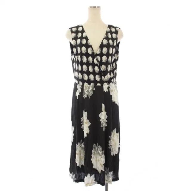 Max Mara Dress Sleeveless Floral Pattern Knee Length 42 Black TK in Black Nylon from The Reluxe, photo 1 of 1