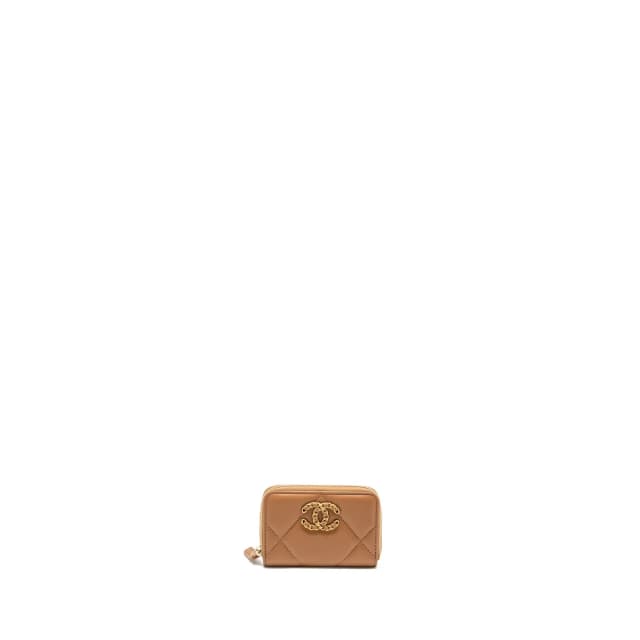 Chanel 19 zip card holder Lambskin beige GHW (microchip) in Beige Lambskin from EMIER, photo 1 of 1