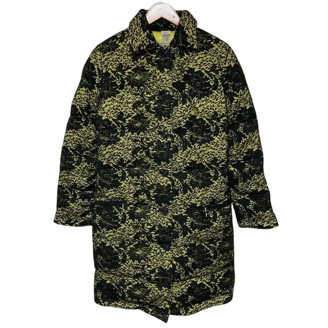 Versace Gianni Vintage Medusa Button Lace Padding Coat Black Yellow 42 in Black from The Reluxe, photo 1 of 1