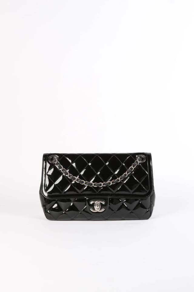 2010s Chanel Black Patent Leather Coco Shine Medium Flap Shoulder Bag in Black Patent leather from Break Archive, photo 1 of 1