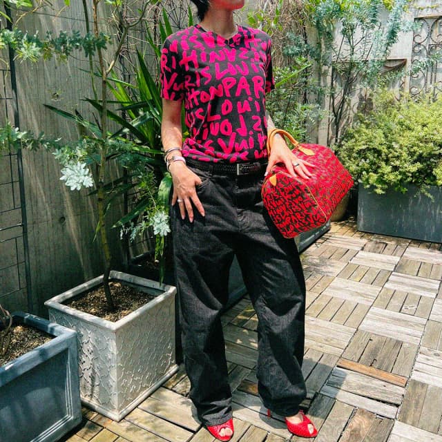 Louis Vuitton Graffiti print T-shirt black/pink #XS from VINTAGE QOO TOKYO, photo 1 of 1
