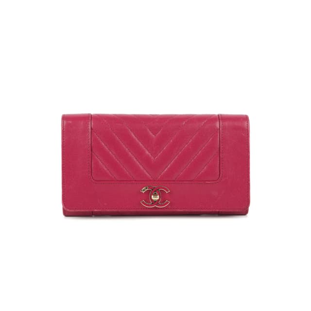 Chanel Chevron Wallet Pink in Pink Lambskin from The Purse Affair, photo 1 of 1