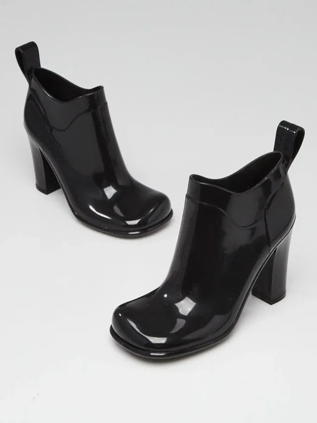 Bottega Veneta Rubber Ankle Boots Size 5. /36 in Black from Yoogis, photo 1 of 1