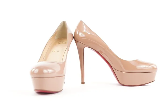 Christian Louboutin Size 39.5 Nude Bianca 120 Patent Calf Heels in Patent leather from Bagriculture, photo 1 of 1