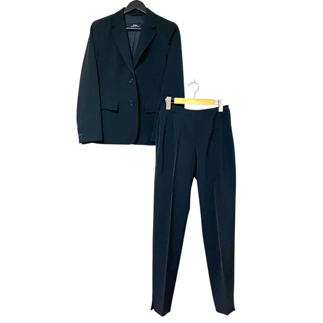 Max Mara Weekend Line Tailored Jacket Trousers Suit Set Black in Black from The Reluxe, photo 1 of 1