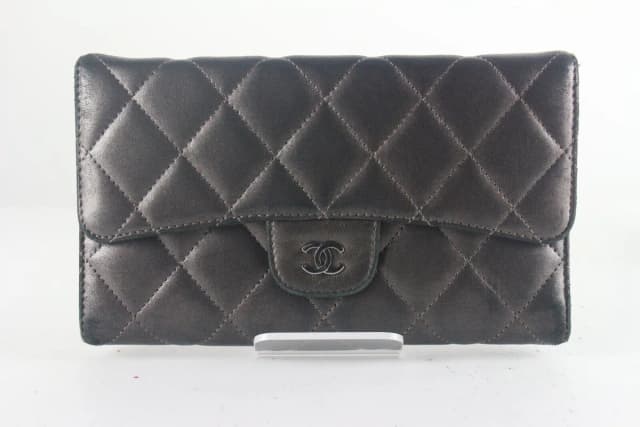 Chanel Charcoal Grey Leathe Classic Flap Wallet in Grey from Bagriculture, photo 1 of 1