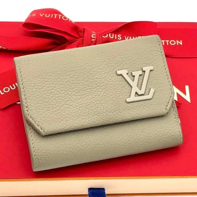 Louis Vuitton Wallet Aerogram Portefeuille Pilot Green in Green Leather from The Reluxe, photo 1 of 1