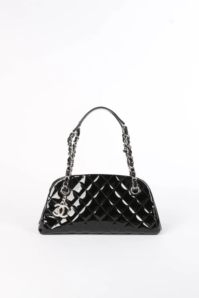 2010s Chanel Black Patent Leather Small Bowling Bag in Black Patent leather from Break Archive, photo 1 of 1