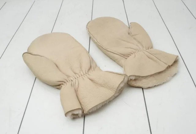 Chanel Real Leather Beige Quilted CC Logo Faux Shearling Mitten Gloves in Beige Leather from Bagriculture, photo 1 of 1