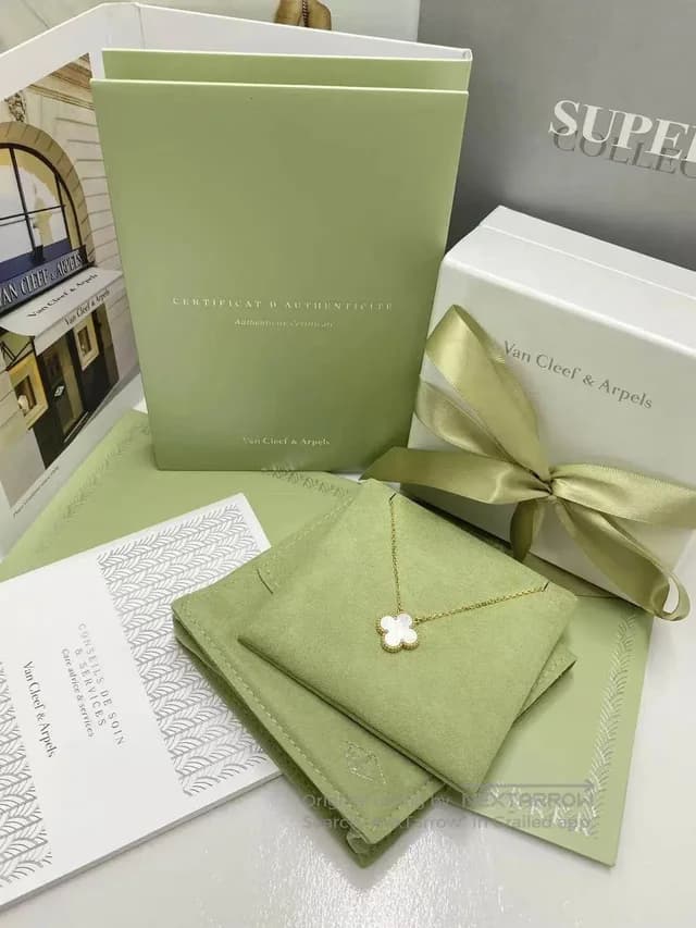 Van Cleef & Arpels Pendant Necklace|I in white from Grailed, photo 1 of 1