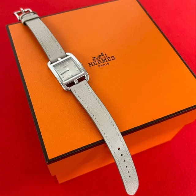 Hermès Cape Cod PM 31 Stainless Steel Veau Swift Diamond Watch Gray in Grey Swift leather from The Reluxe, photo 1 of 1