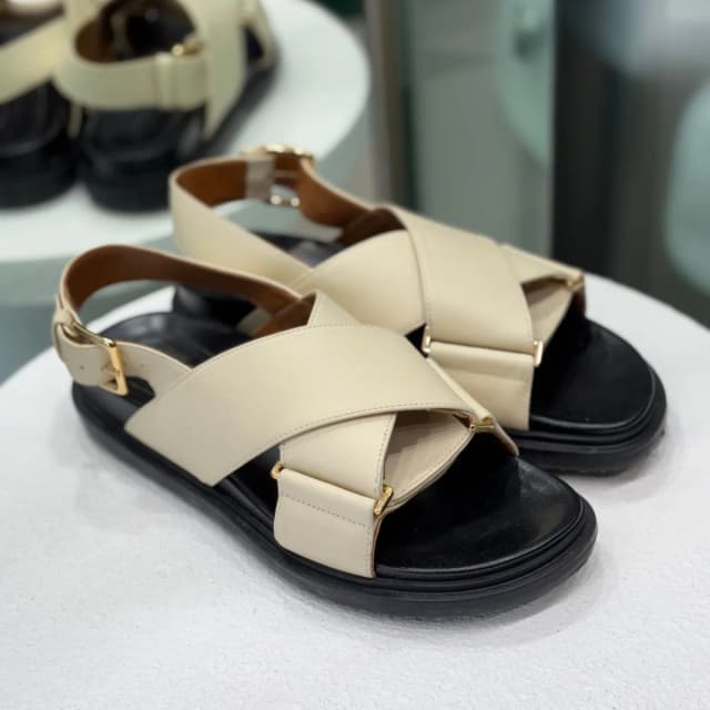 Marni Fussbett Cream sandles 38 (B) in White Leather from Revivre Luxury Consignment, photo 1 of 1