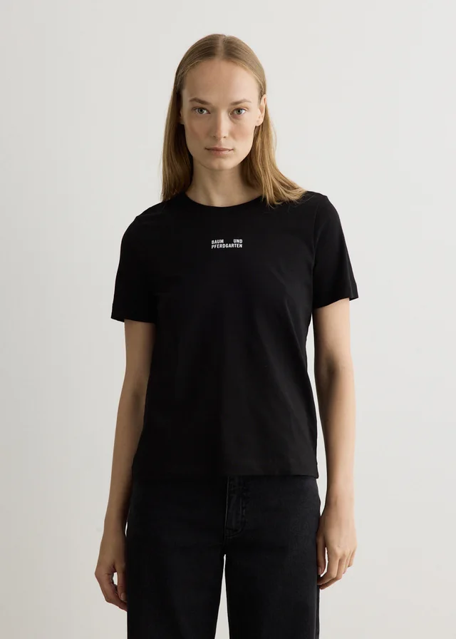 Baum und Pferdgarten Jalona T-Shirt in Black, image 1 of 1 from Incu