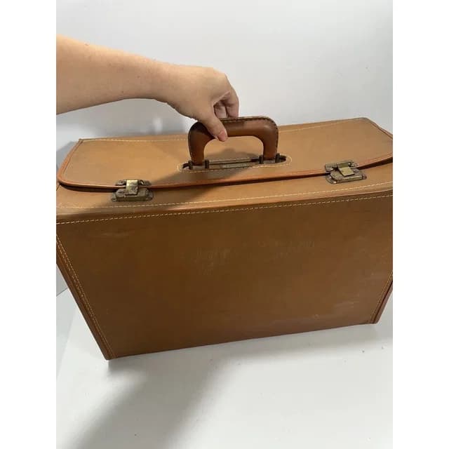 Samsonite Vintage Airline Pilot Salesman Brown Leather Attache Briefcase Antique in brown|red Leather from Poshmark, photo 1 of 1