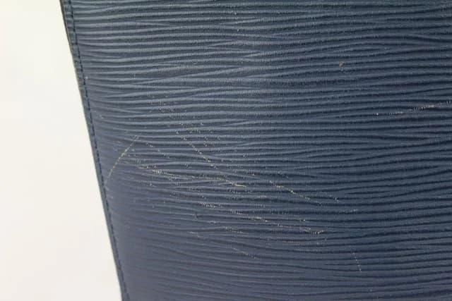Louis Vuitton Dark Blue Epi Leather Neverfull MM Tote Bag in Blue Leather from Bagriculture, photo 1 of 1