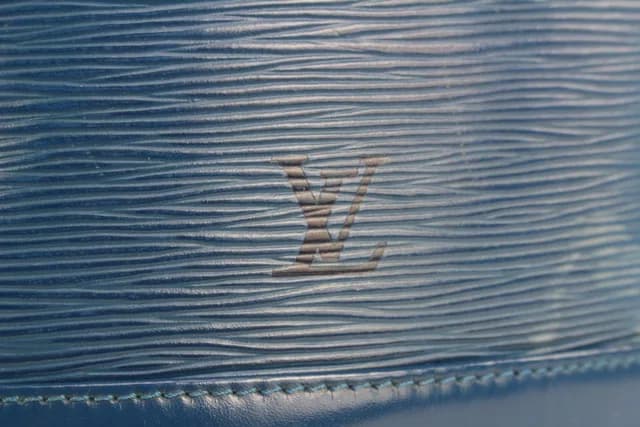 Louis Vuitton Blue Epi Leather Drawstring Bucket Noe in Blue Leather from Bagriculture, photo 1 of 1