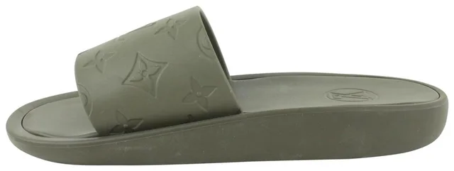 Louis Vuitton Khaki Green 37 Sunbath Flat Mule Sandal in Green from Bagriculture, photo 1 of 1
