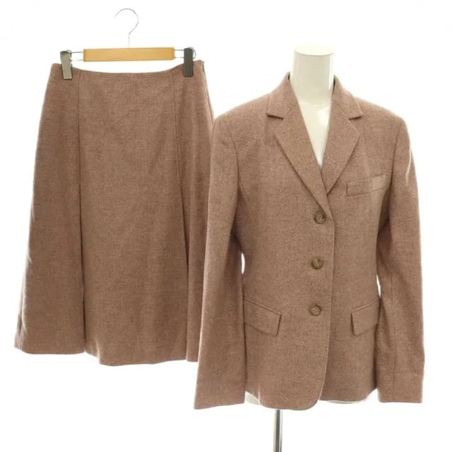 Max Mara Weekend Line Jacket & Skirt Set Helibone Wool Terrade Flare 36 38 Pink in Pink Wool from The Reluxe, photo 1 of 1