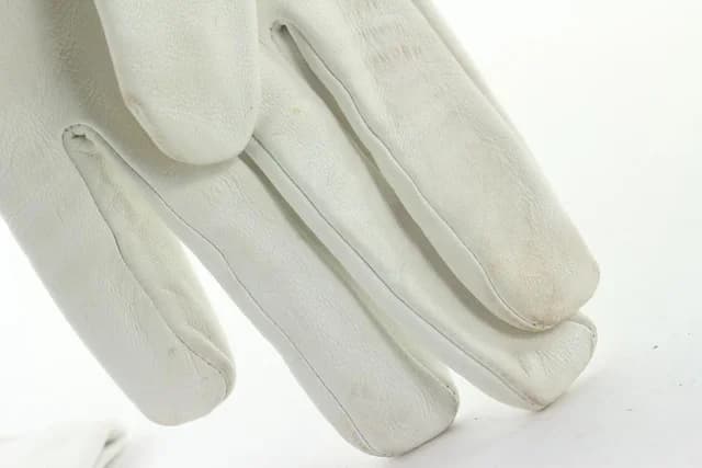 Chanel Quilted White Lambskin Leather Long Gloves in White Lambskin from Bagriculture, photo 1 of 1