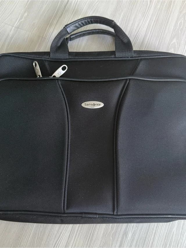 Samsonite Professional Laptop Briefcase in black from Poshmark, photo 1 of 1