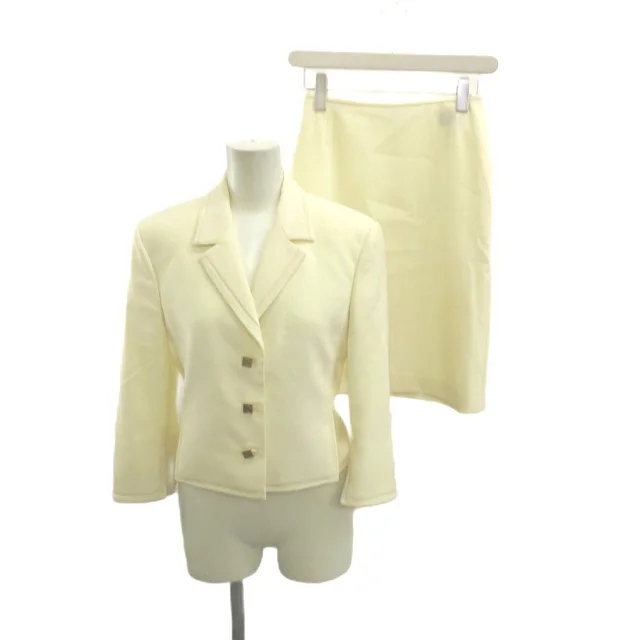 Versace Gianni Set Tailored Jacket Tight Skirt Wool 38 White Off Ivory Long in White Wool from The Reluxe, photo 1 of 1