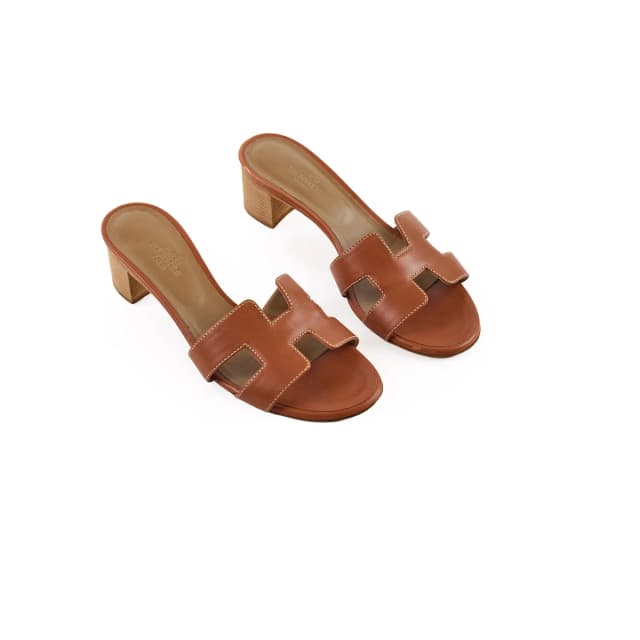Hermès Oasis Sandals Gold Size 35 in Gold Leather from The Purse Affair, photo 1 of 1
