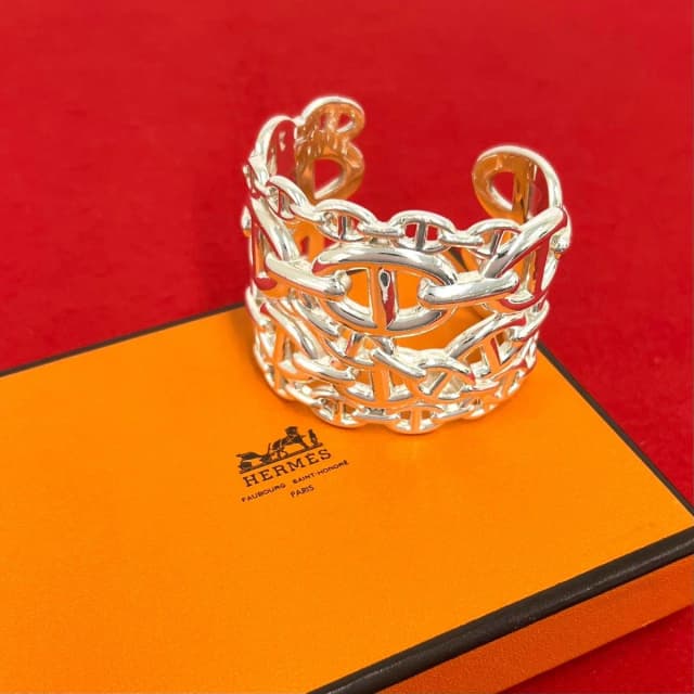 Hermès Chaine D'ancre Enchainee TGM Bangle 925 Sterling Silver Bracelet in Silver from The Reluxe, photo 1 of 1