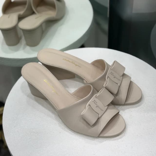 Ferragamo Nude Bow Wedge Sandals Sz 41.5 in Leather from Revivre, photo 1 of 1