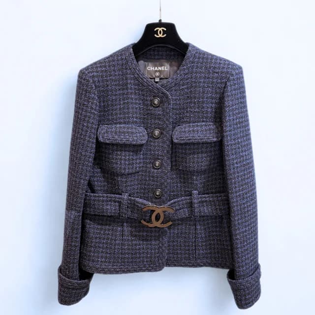 Chanel CC Buckle Wool Jacket Sz 42 in Navy Wool from Revivre Luxury Consignment, photo 1 of 1