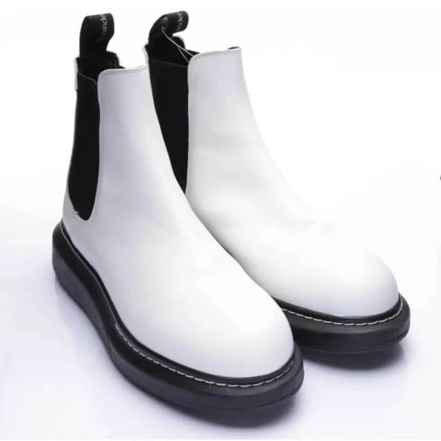 Alexander McQueen Chelsea Boots EUR 39 Weiß in Weiß from Buddy And Selly, photo 1 of 1