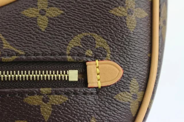 Louis Vuitton Rare Monogram Loop Chain Hobo Crossbody Croissant Bag in Canvas from Bagriculture, photo 1 of 1