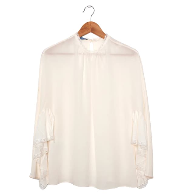Prada White Blouse in White Silk from Revivre Luxury Consignment, photo 1 of 1