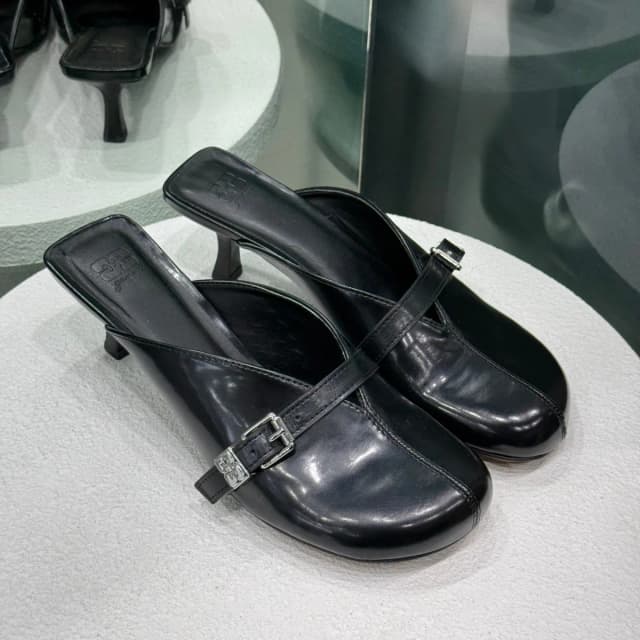 GANNI Sue Heeled Mules Black Sz 38 in Black Leather from Revivre Luxury Consignment, photo 1 of 1