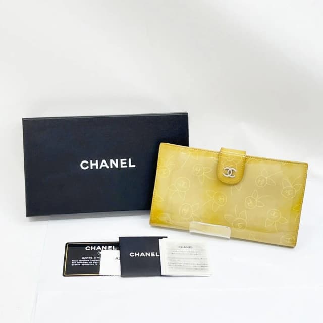 Chanel Kiss Lock Wallet Camellia Patent Box with Card and Beige in Beige Patent leather from The Reluxe, photo 1 of 1