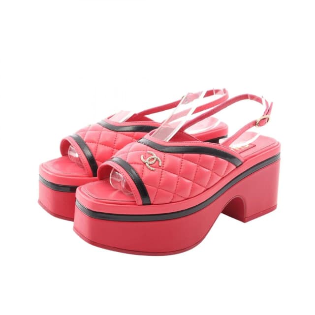 Chanel Sandals CC Logo Quilted Thick Sole Leather Patent in Patent leather from The Reluxe, photo 1 of 1