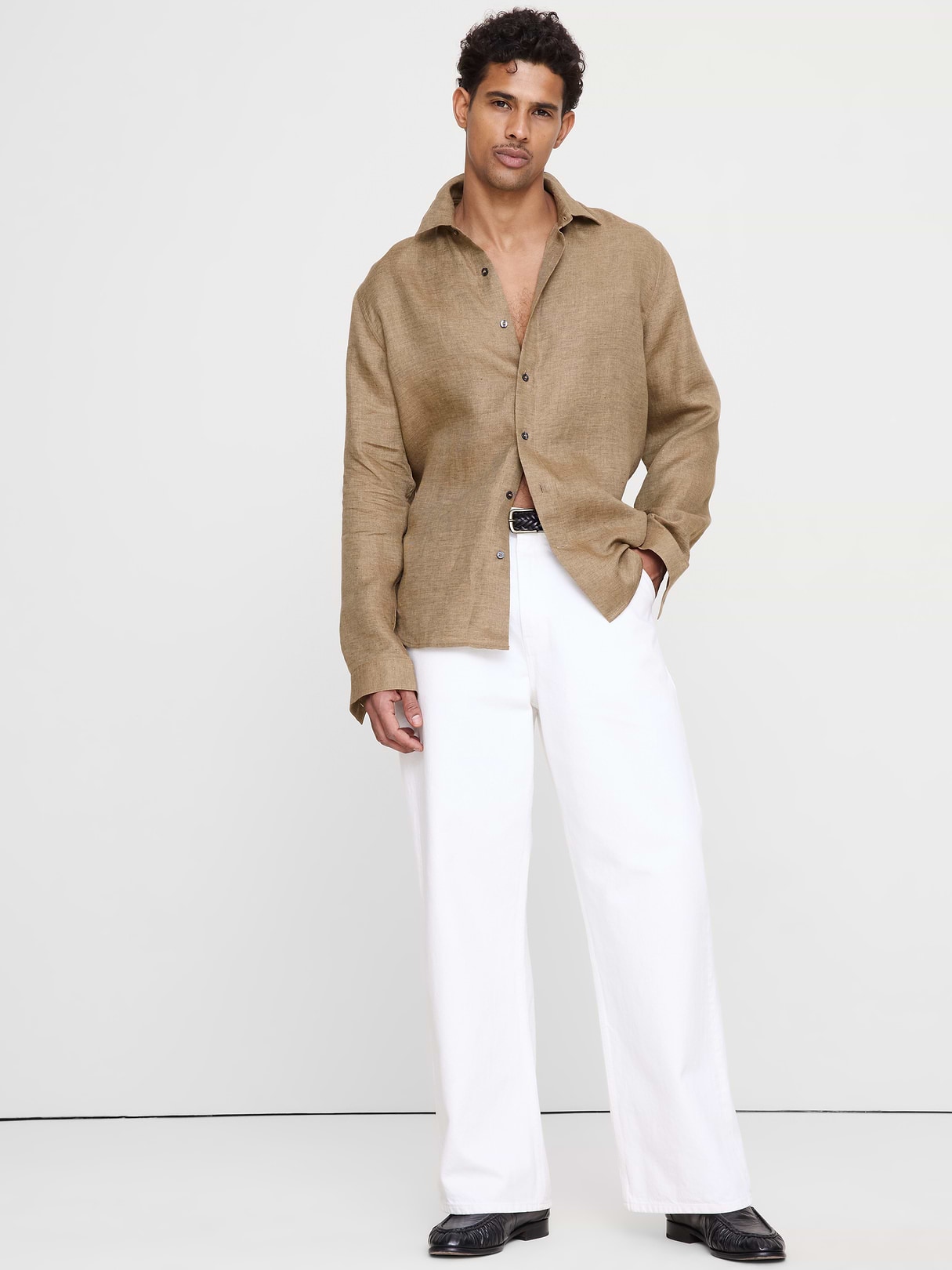 Standard-Fit Linen Shirt in Khaki Sand, image 1 of 1 from Banana Republic (Canada)