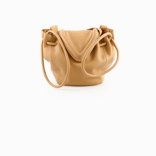 Bottega Veneta Beak Shoulder bag Beige in Beige Nappa leather from The Purse Affair, photo 1 of 1