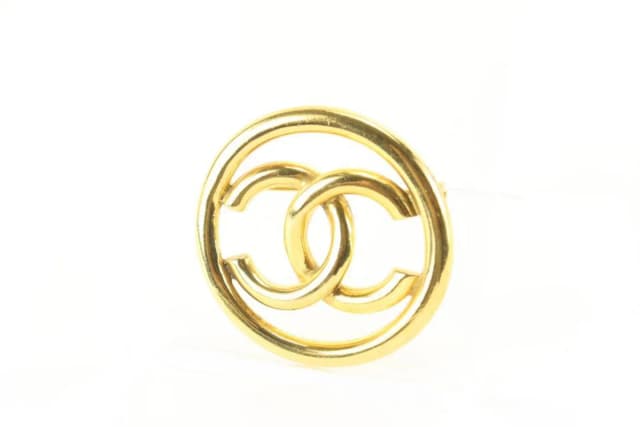 Chanel 93P 24k Gold Plate CC Logo Circle Brooch Pin in Gold from Bagriculture, photo 1 of 1