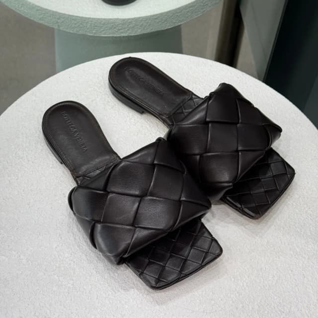 Bottega Veneta Chocolate Lido Flat Sandals Sz 36 in Brown Lambskin from Revivre, photo 1 of 1