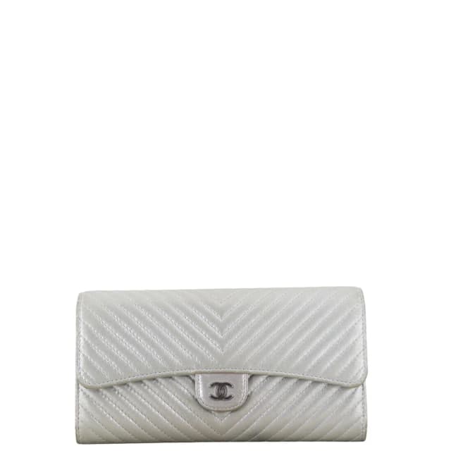 Chanel Classic Flap Long Wallet in Lambskin from Luxe.It.Fwd, photo 1 of 1