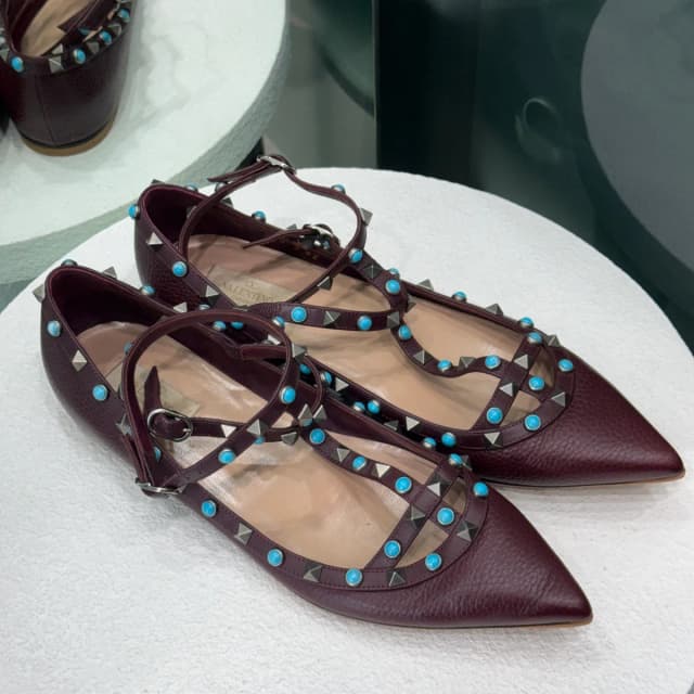 Valentino Garavani Burgundy Rockstud Flats Sz 42 in Burgundy Leather from Revivre Luxury Consignment, photo 1 of 1