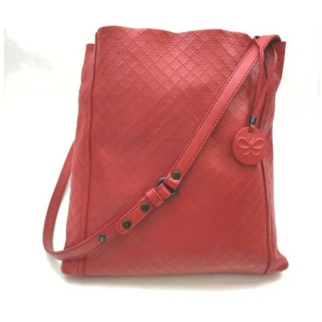 Bottega Veneta Quilted Red Leather Messenger Hobo in Red Leather from Bagriculture, photo 1 of 1