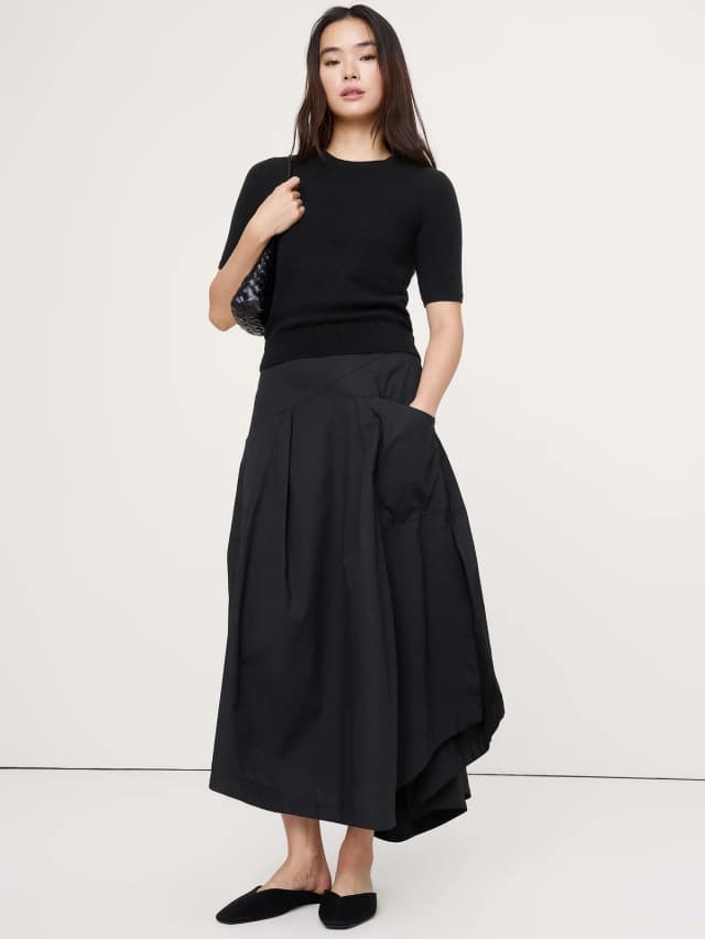 Banana Republic Lightweight Cashmere Short-Sleeve Sweater in Black, image 1 of 1 from Banana Republic (Canada)