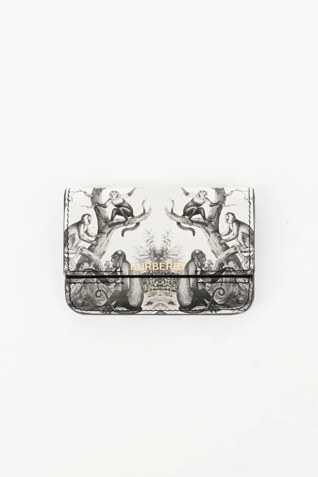 Burberry Leather Card Holder On Chain in Leather from VSP Consignment, photo 1 of 1